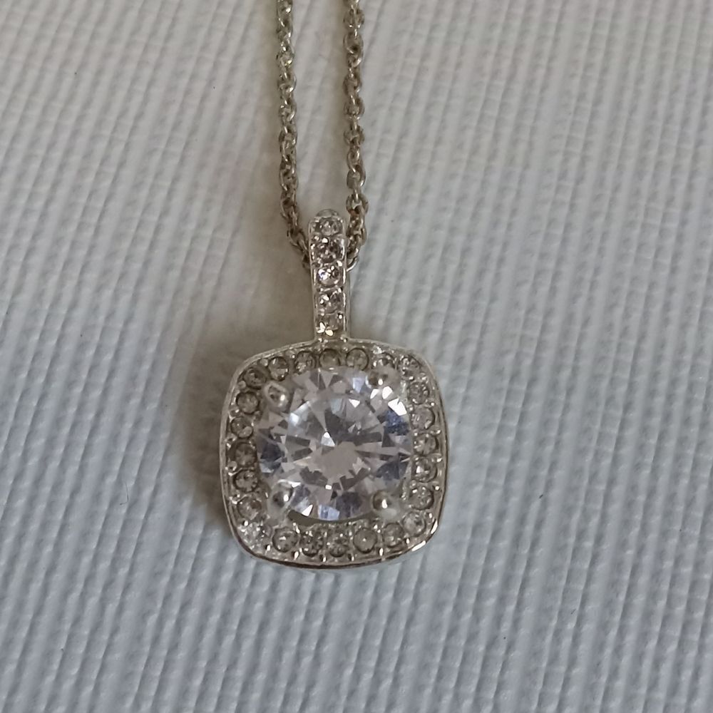 Lightweight Silver Tone Chain Small Square Rhinestone Encrusted Pendant Necklace - Picture 3 of 10
